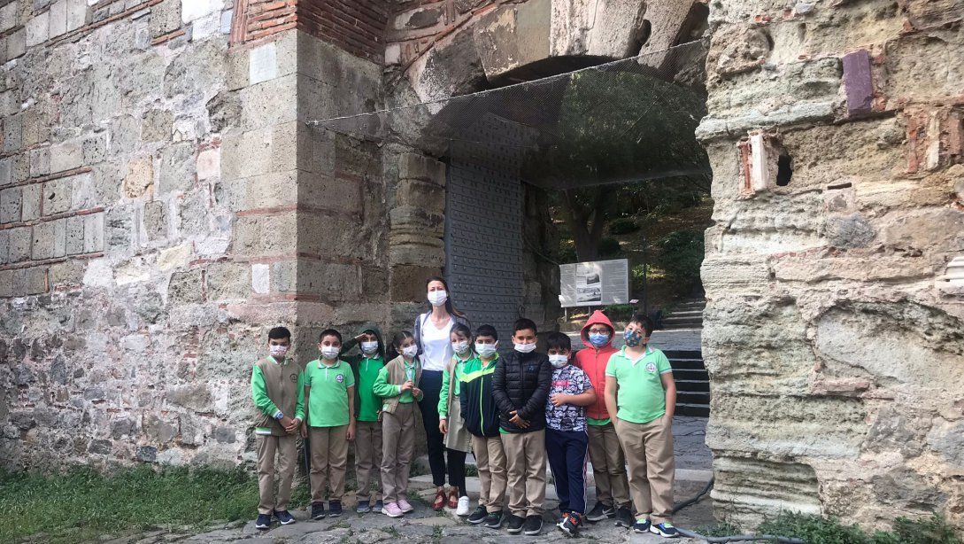 Büyük İlçeler Güven Dönüşüm Projesi kapsamında Dumlupınar İlkokulu öğrencileri Rumeli Hisarı Müzesini ziyaret ettiler.