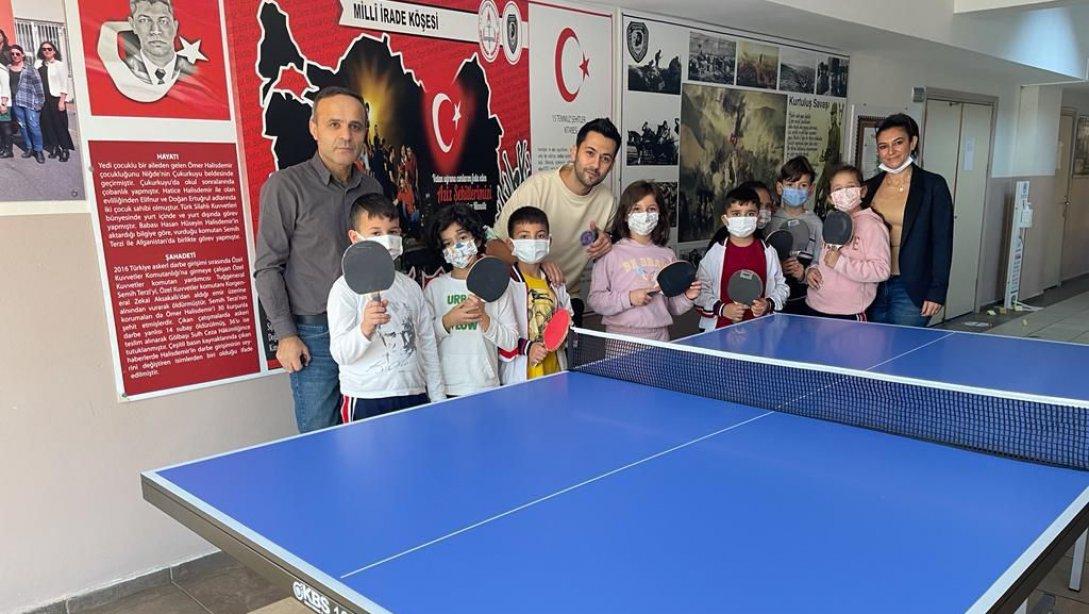 T.C. İçişleri Bakanlığı Büyük İlçeler Güven Dönüşüm Projesi kapsamında MEV Dumlupınar İlkokulu öğrencilerine masa tenisi aktivite alanı oluşturuldu.