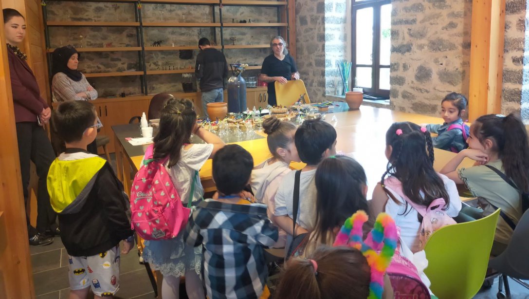 Öğrencilerimiz Beykoz Cam Müzesini Ziyaret Ederek Atölye Çalışmasına Katıldılar.